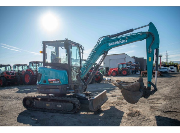 Miniexcavator SUNWARD 35UF DISPONIBIL PENTRU INCHIRIERE de vanzare